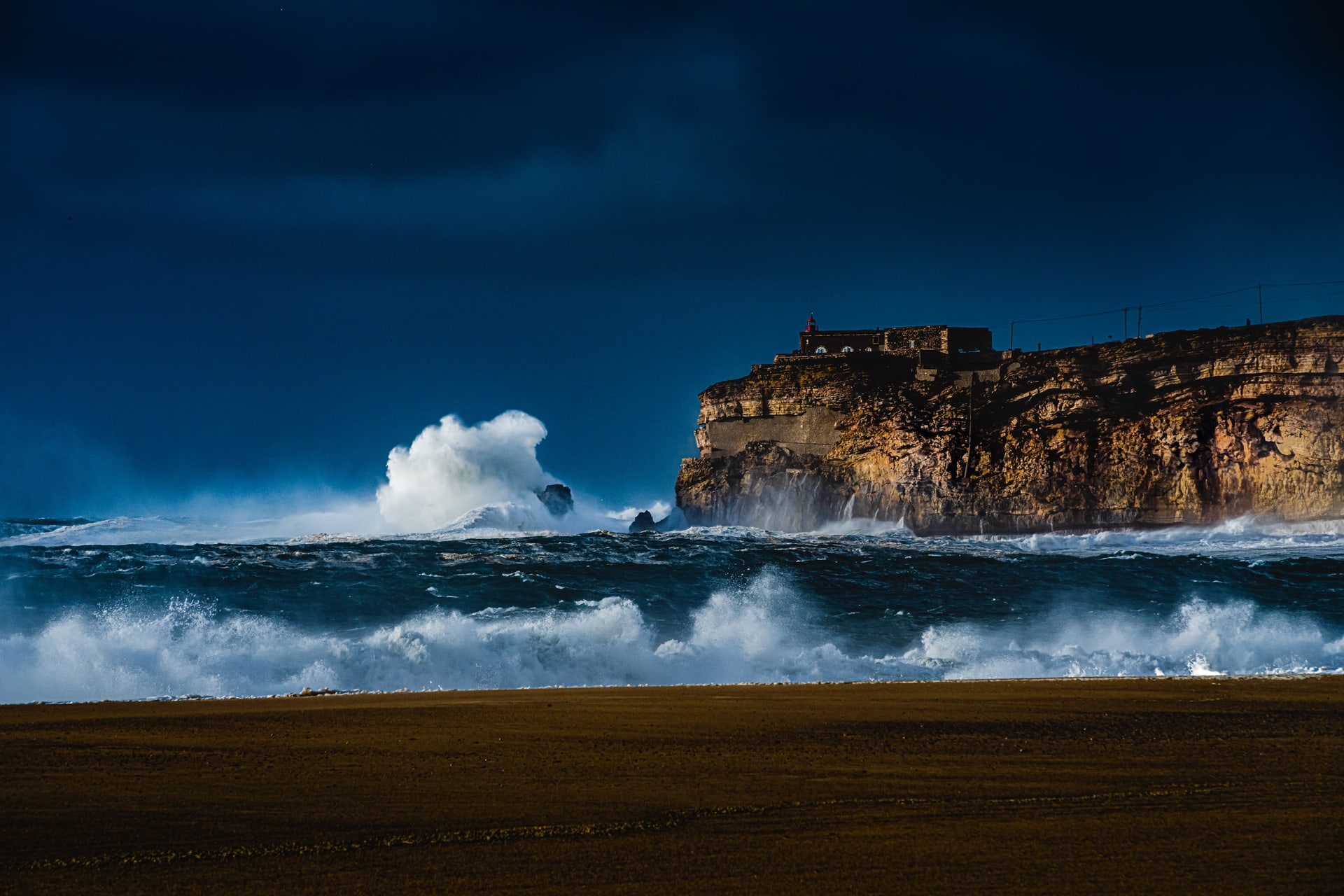 Gallery Behind the Scenes of HBO s 100 Foot Wave